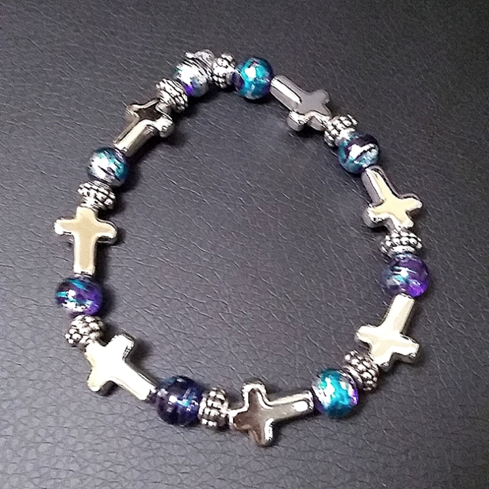 Silver and blue beaded stretch bracelet